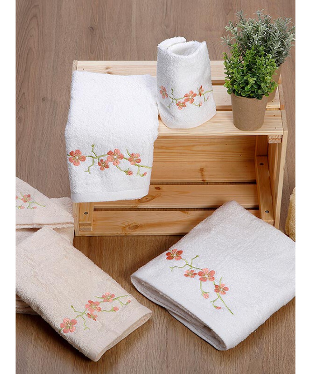 Set of embroidered towels 22 White