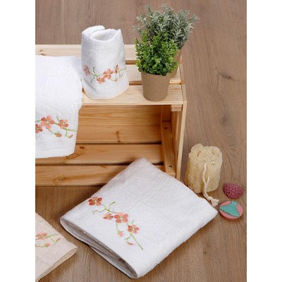 Set of embroidered towels 22 White