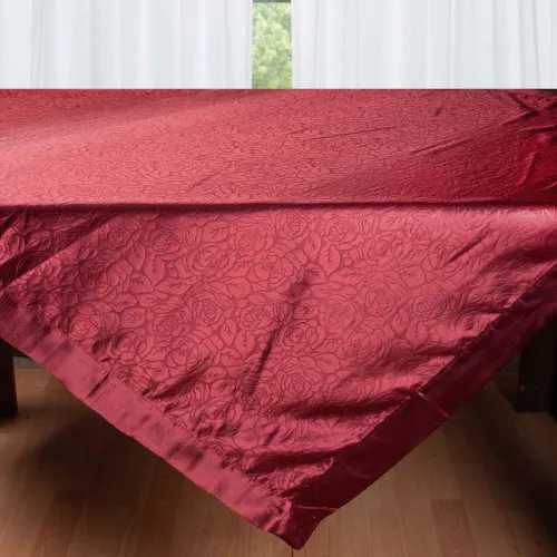 Σατέν τραπεζοκαρέ 2009 λουλούδι (130cm x 130cm) μπορντώ