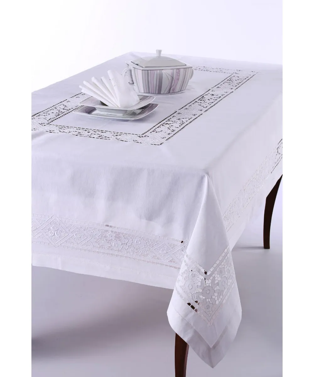 Χειροποίητο τραπεζομάντηλο 682 (170cm x 170cm) λευκό