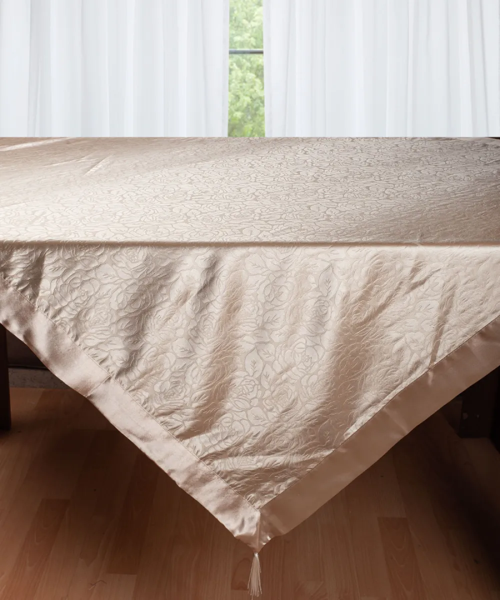 Σατέν τραπεζομάντηλο 2009 λουλούδι (160cm x 220cm) μπέζ Σατέν τραπεζομάντηλο 2009 λουλούδι (160cm x 220cm) μπέζ