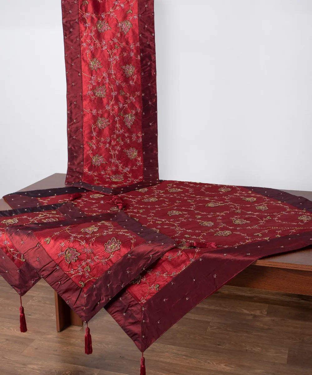 Σετ 4 τεμαχίων (100cm x 100cm, 40cm x 130cm, 2x40cm x 40cm) Ήρα Μπορντώ Σετ 4 τεμαχίων (100cm x 100cm, 40cm x 130cm, 2x40cm x 40cm) Ήρα Μπορντώ