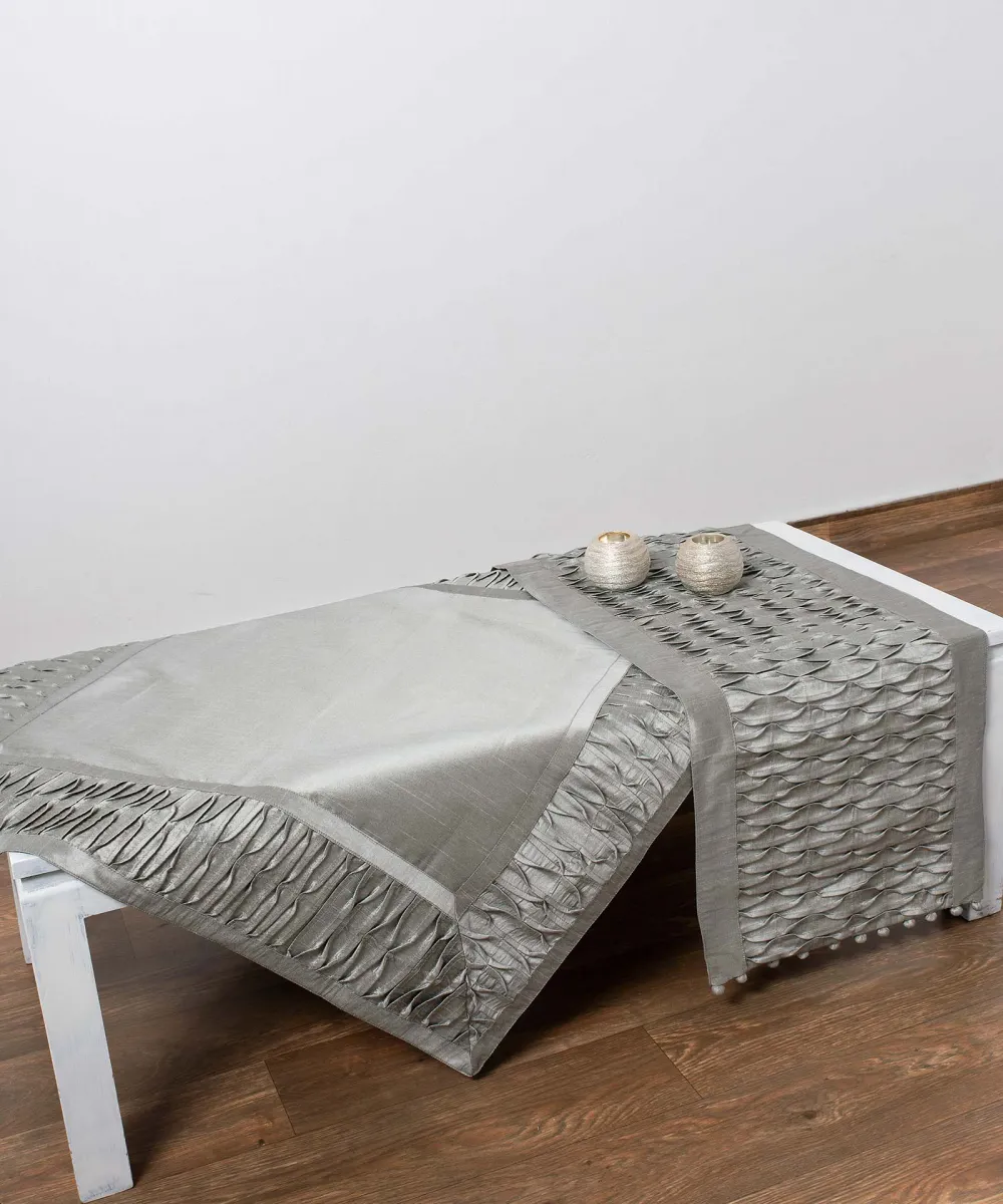 Τραπεζομάντηλα (130cm X 130cm) 8373 γκρι Τραπεζομάντηλα (130cm X 130cm) 8373 γκρι