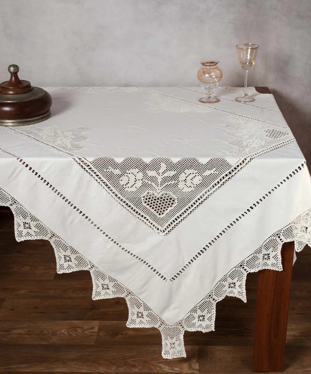 Χειροποίητο τραπεζομάντηλο 1460 (170cm x 220cm) μπέζ Χειροποίητο τραπεζομάντηλο 1460 (170cm x 220cm) μπέζ