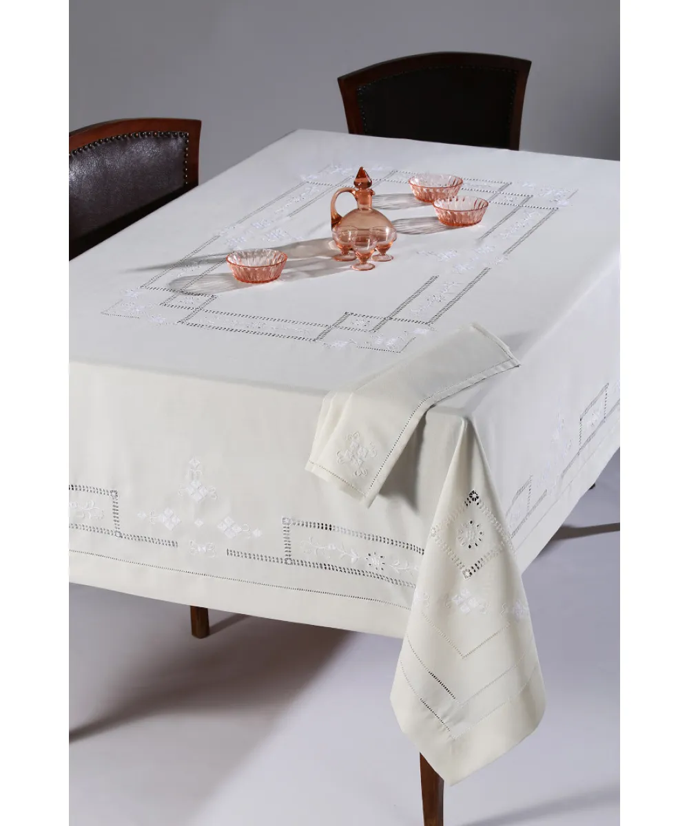 Χειροποίητο τραπεζομάντηλο 11045 (170cm x 220cm) Χειροποίητο τραπεζομάντηλο 11045 (170cm x 220cm)