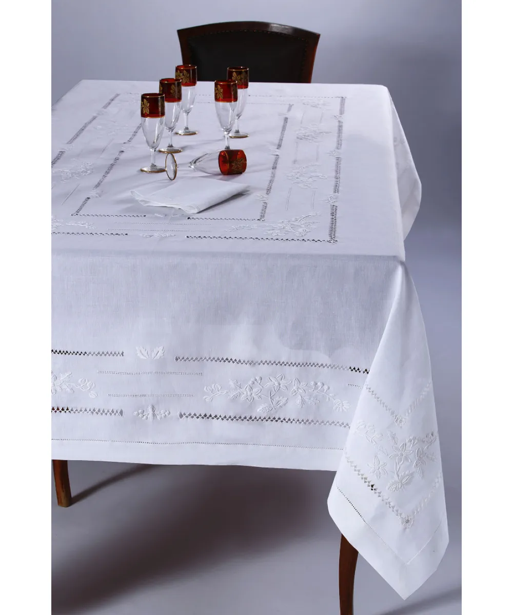 Χειροποίητο τραπεζομάντηλο 717 (170cm x 220cm) λευκό Χειροποίητο τραπεζομάντηλο 717 (170cm x 220cm) λευκό