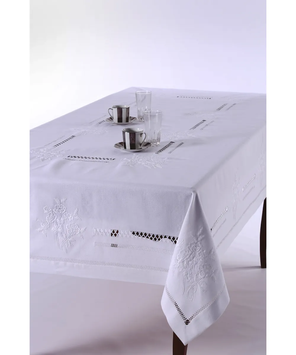 Χειροποίητο τραπεζομάντηλο 232 (170cm x 270cm) λευκό Χειροποίητο τραπεζομάντηλο 232 (170cm x 270cm) λευκό