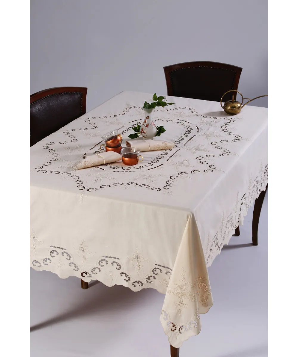 Χειροποίητο τραπεζομάντηλο 1285 (170cm x 170cm) μπέζ Χειροποίητο τραπεζομάντηλο 1285 (170cm x 170cm) μπέζ