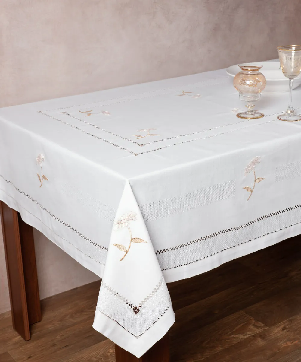 Τραπεζομάντηλα MD0698 (180cm x 180cm) ivory Τραπεζομάντηλα MD0698 (180cm x 180cm) ivory